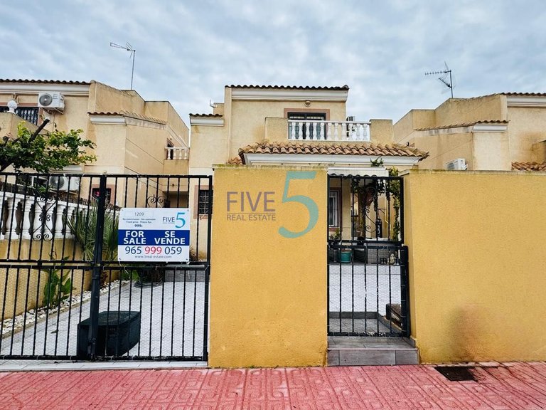 Villa for Sale in Alicante, Valencia 21