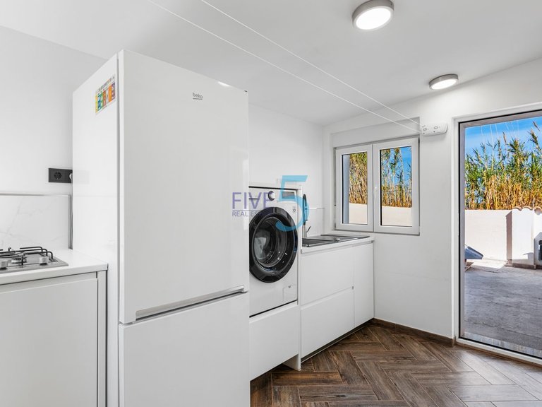 Villa for Sale in Alicante, Valencia 30