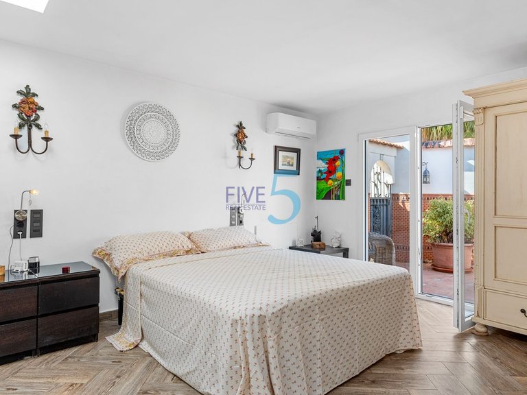 Villa for Sale in Alicante, Valencia 31