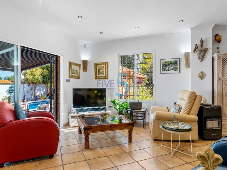 Villa for Sale in Alicante, Valencia 24