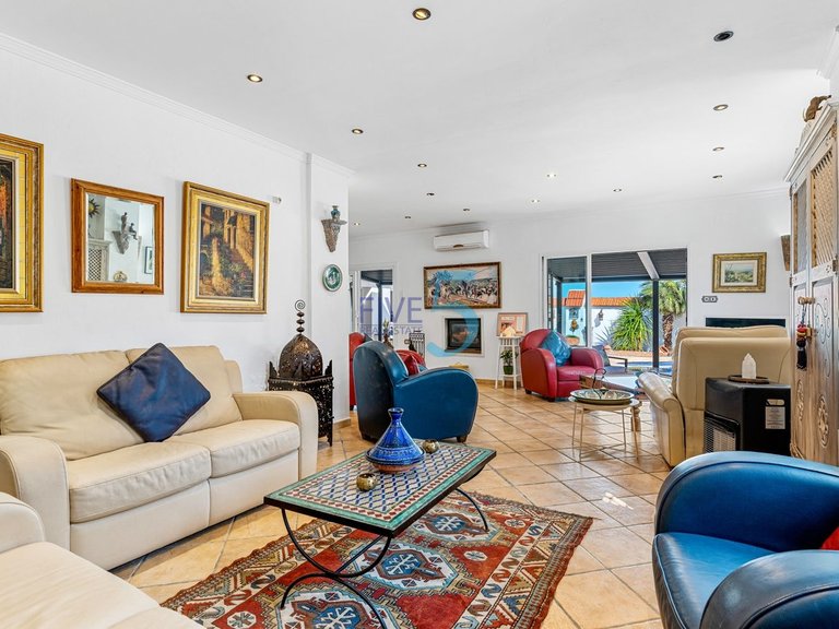 Villa for Sale in Alicante, Valencia 22