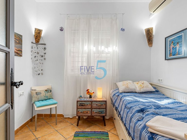Villa for Sale in Alicante, Valencia 36