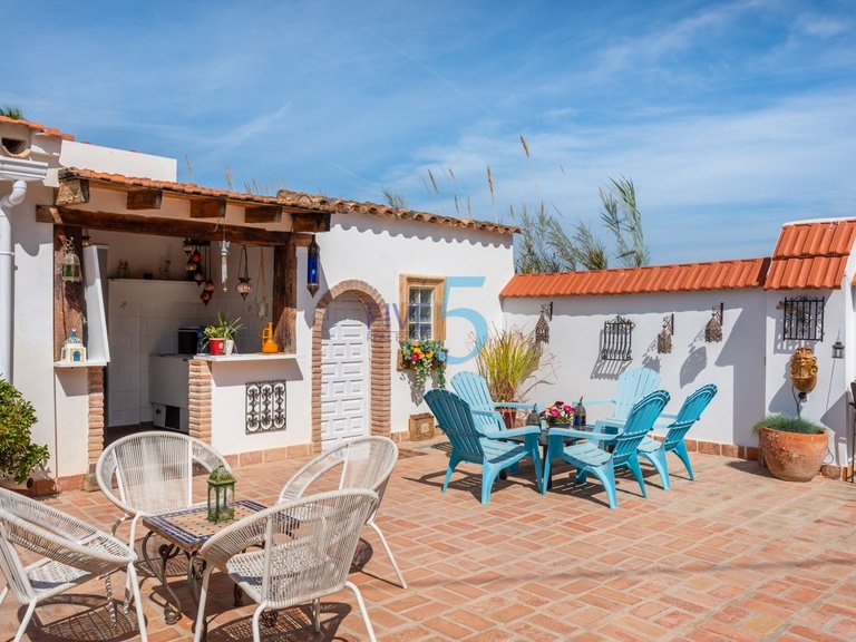 Villa for Sale in Alicante, Valencia 11