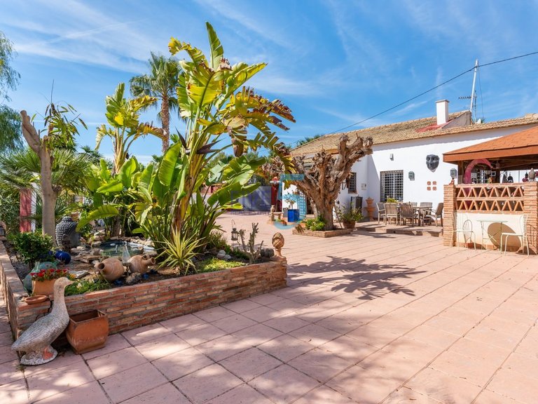 Villa for Sale in Alicante, Valencia 10