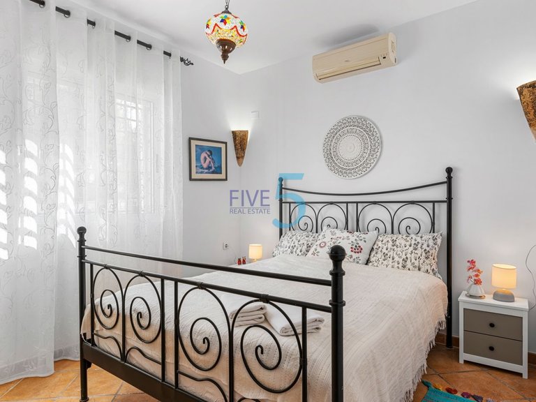 Villa for Sale in Alicante, Valencia 34