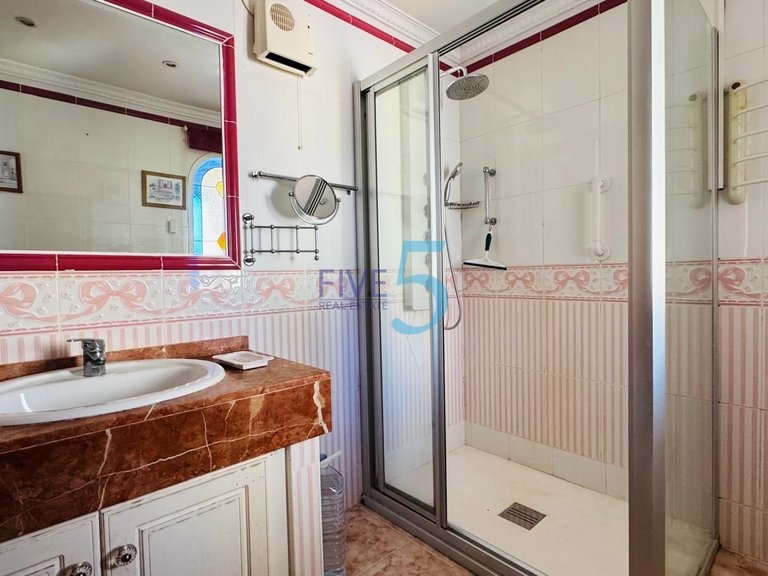 Villa for Sale in Alicante, Valencia 14