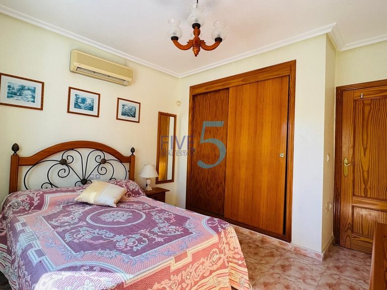 Villa for Sale in Alicante, Valencia 11