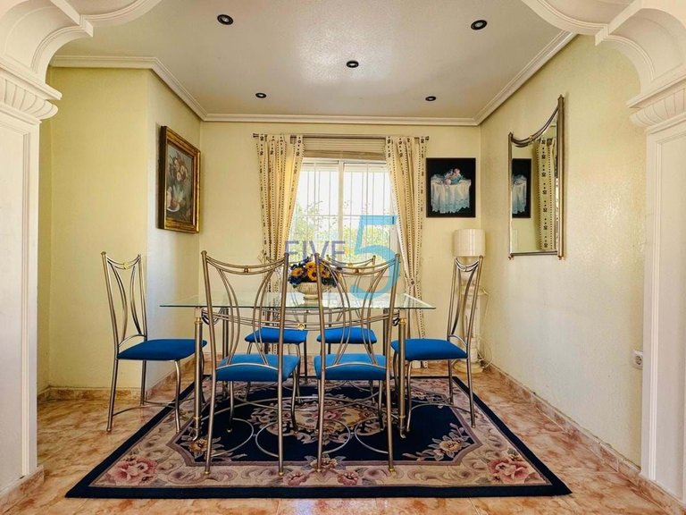 Villa for Sale in Alicante, Valencia 7