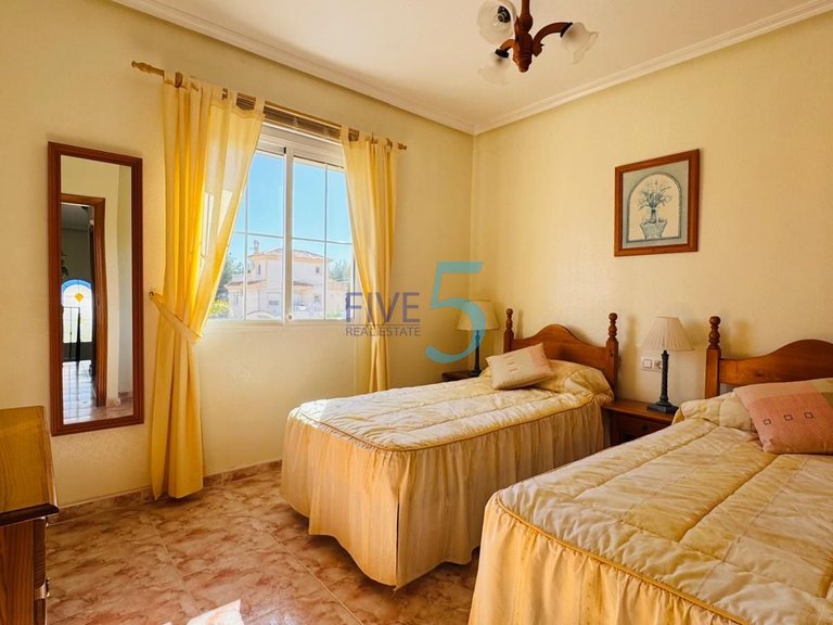 Villa for Sale in Alicante, Valencia 12