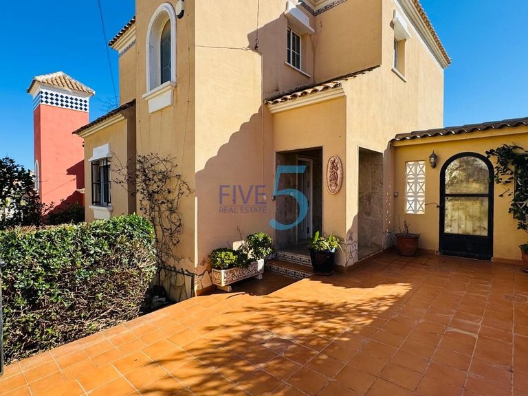 Villa for Sale in Alicante, Valencia 19