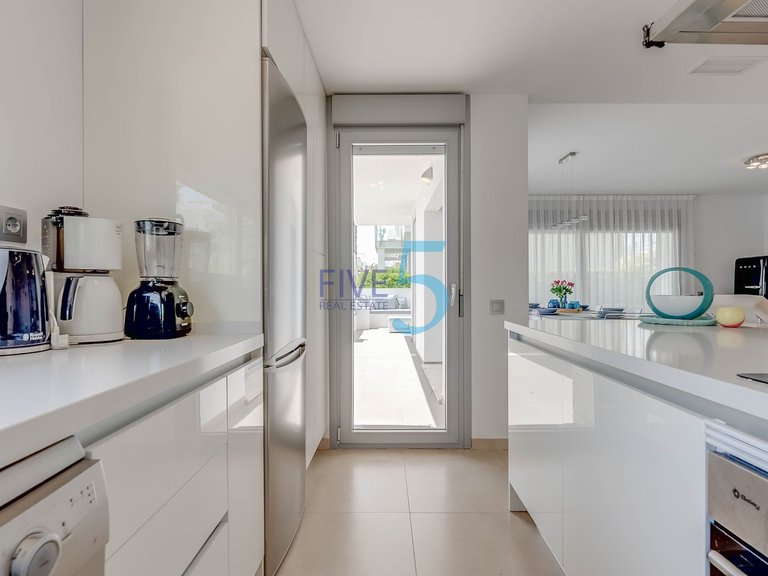 Apartment for Sale in Alicante, Valencia 17