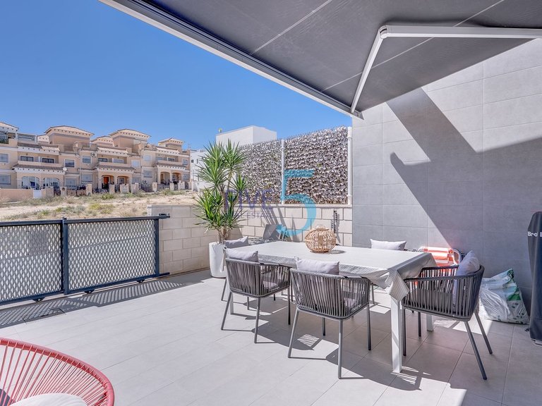 Villa for Sale in Alicante, Valencia 5