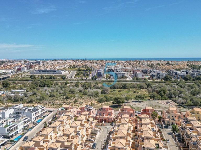 Villa for Sale in Alicante, Valencia 28