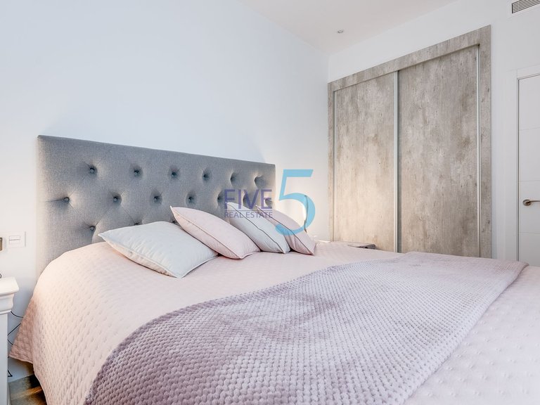 Villa for Sale in Alicante, Valencia 16
