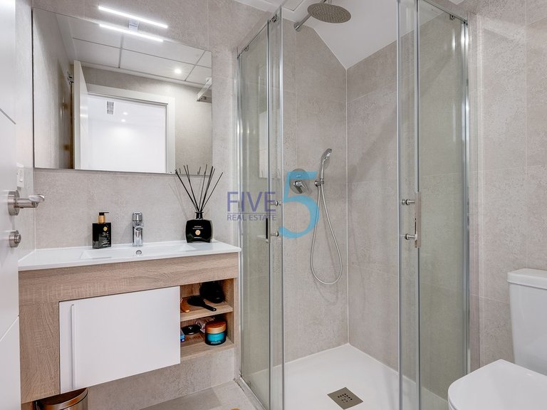 Villa for Sale in Alicante, Valencia 17