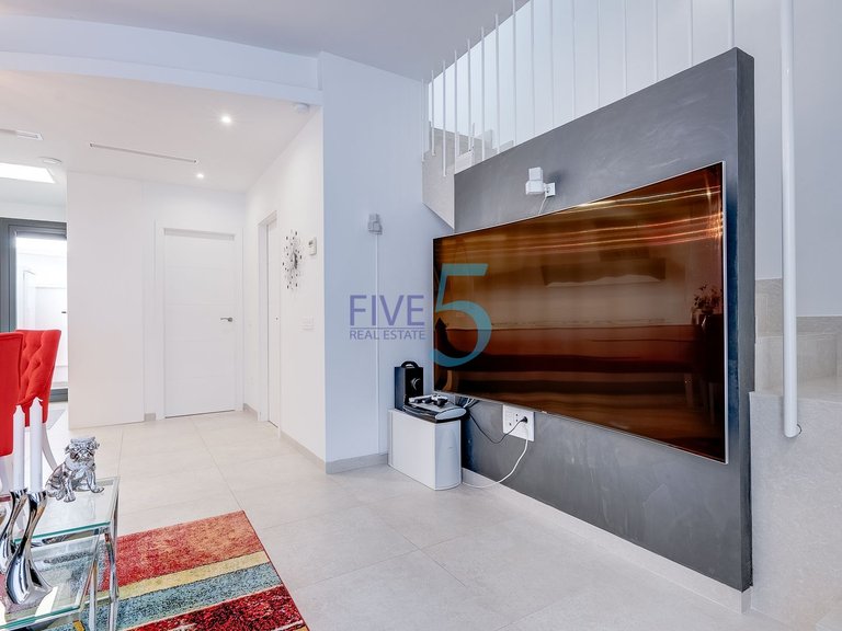 Villa for Sale in Alicante, Valencia 9