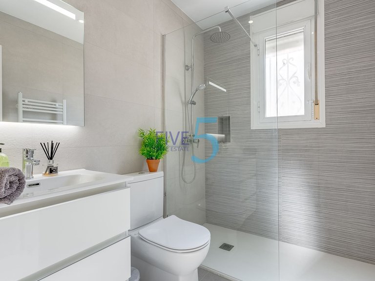 Villa for Sale in Alicante, Valencia 12