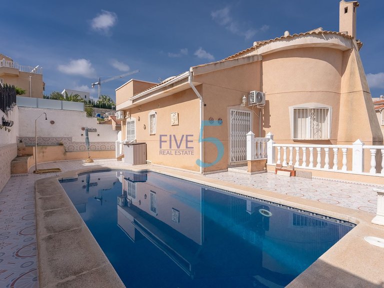 Villa for Sale in Alicante, Valencia 27