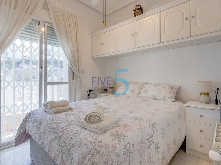 Villa for Sale in Alicante, Valencia 10