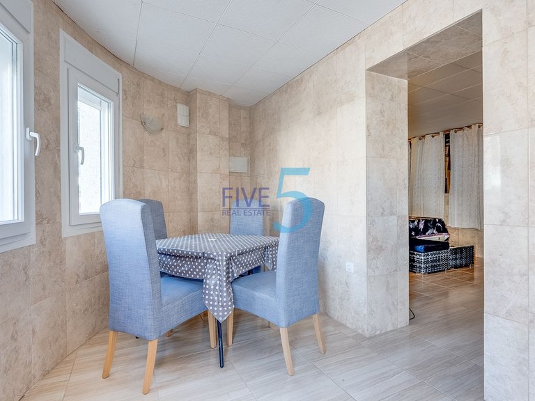 Villa for Sale in Alicante, Valencia 17