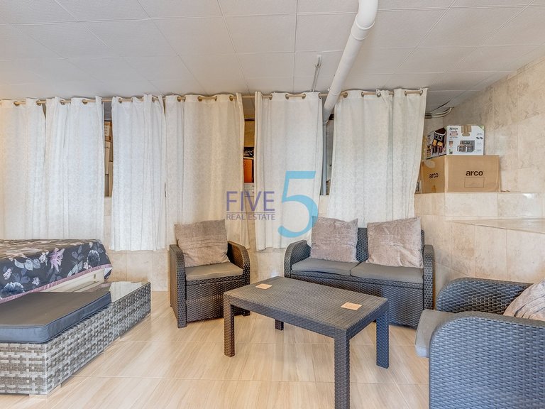 Villa for Sale in Alicante, Valencia 18