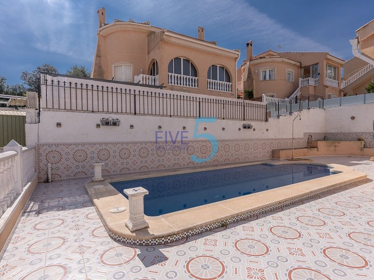 Villa for Sale in Alicante, Valencia 26