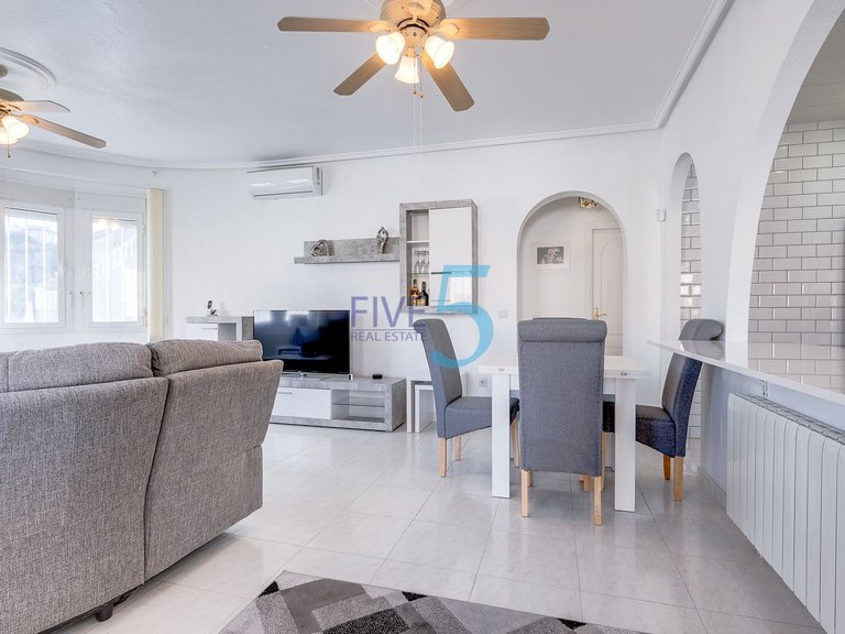 Villa for Sale in Alicante, Valencia 2