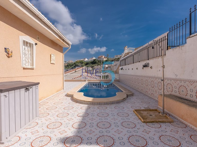 Villa for Sale in Alicante, Valencia 28