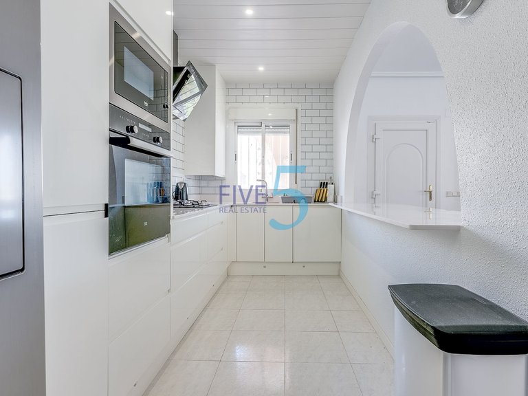 Villa for Sale in Alicante, Valencia 8