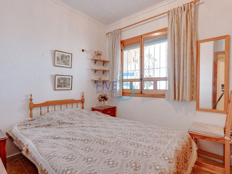 Villa for Sale in Alicante, Valencia 9