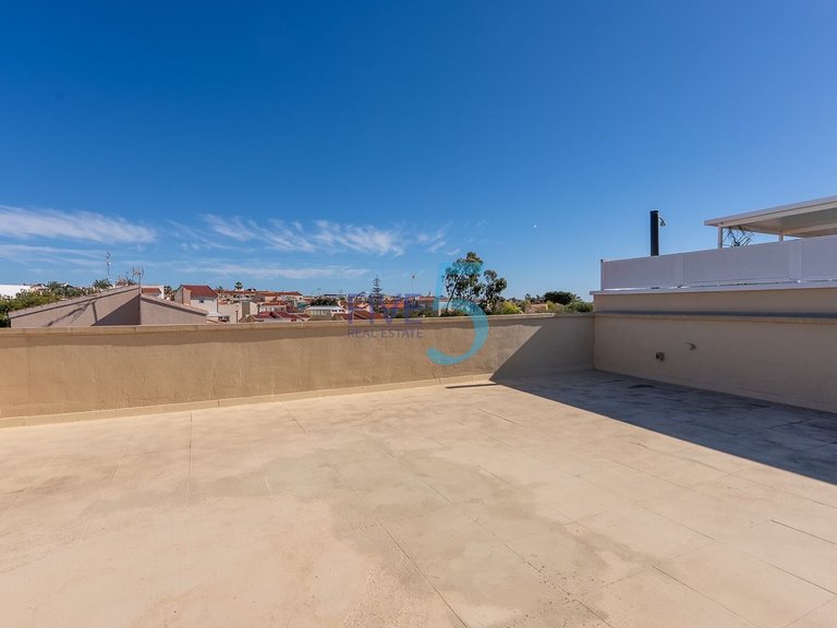 Villa for Sale in Alicante, Valencia 18