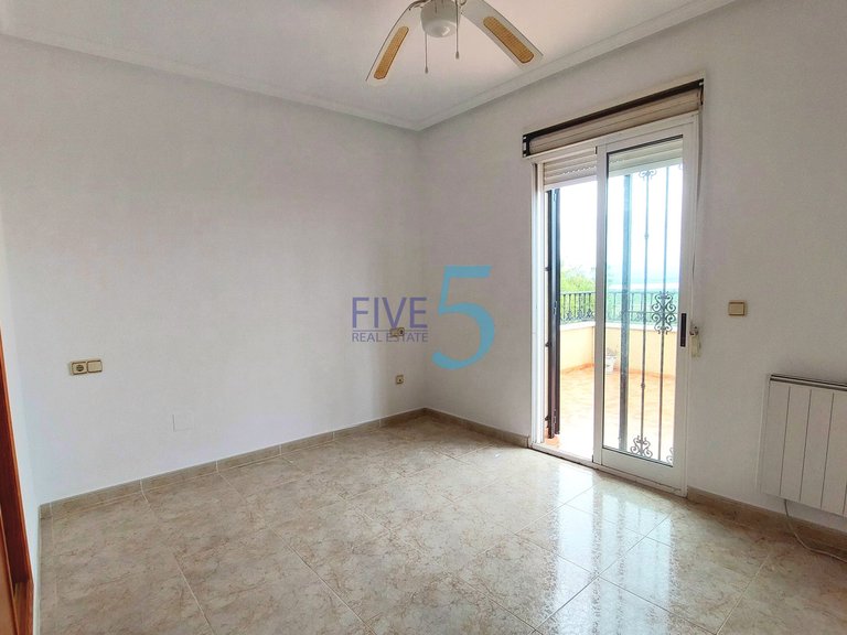 Villa for Sale in Alicante, Valencia 13