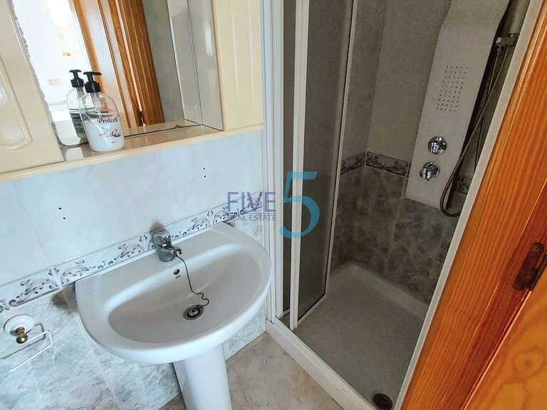 Villa for Sale in Alicante, Valencia 11