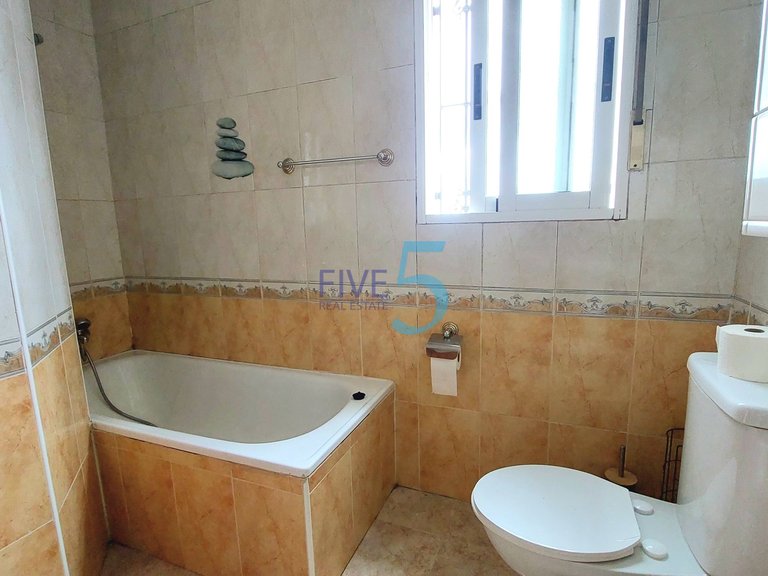 Villa for Sale in Alicante, Valencia 9