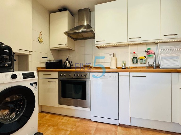 Apartment for Sale in Alicante, Valencia 5