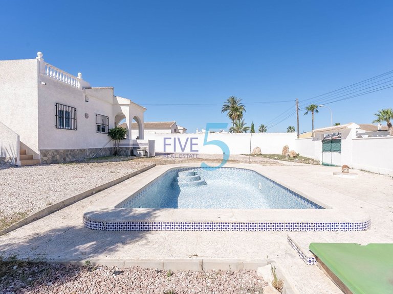 Villa for Sale in Alicante, Valencia 23