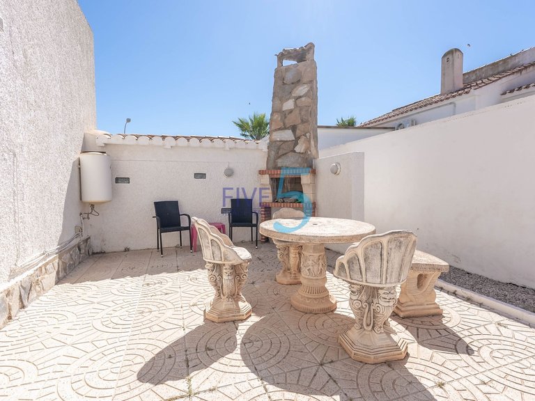 Villa for Sale in Alicante, Valencia 30