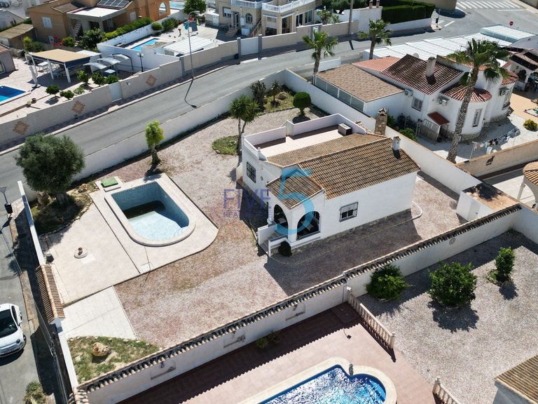Villa for Sale in Alicante, Valencia 33