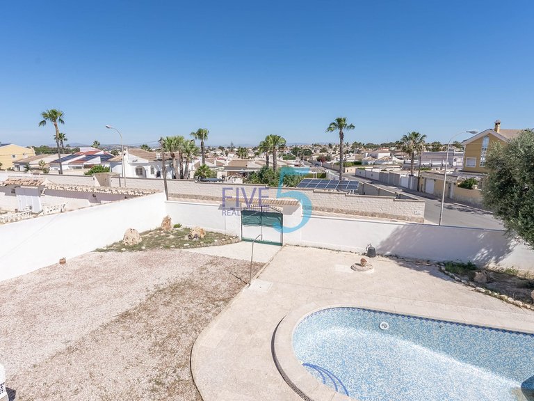 Villa for Sale in Alicante, Valencia 25