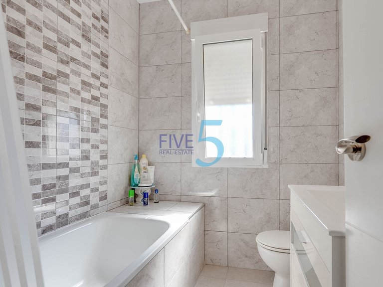 Villa for Sale in Alicante, Valencia 16