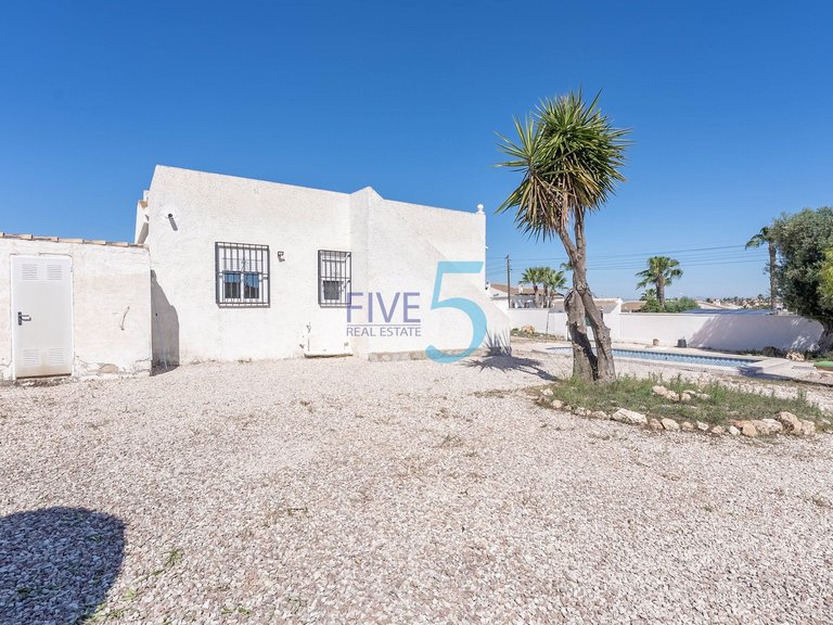 Villa for Sale in Alicante, Valencia 24