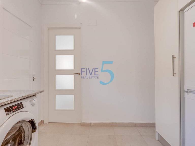 Villa for Sale in Alicante, Valencia 8