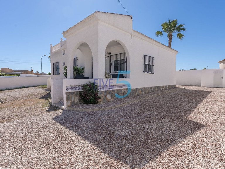 Villa for Sale in Alicante, Valencia 28