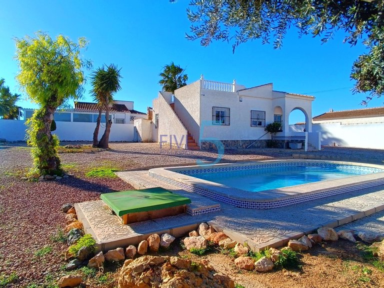 Villa for Sale in Alicante, Valencia 3