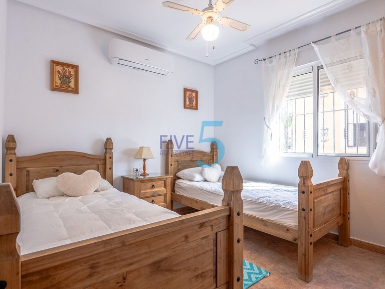 Villa for Sale in Alicante, Valencia 18