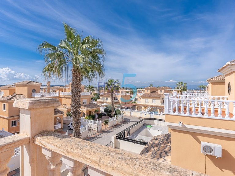 Villa for Sale in Alicante, Valencia 23