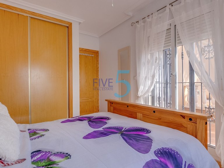 Villa for Sale in Alicante, Valencia 16