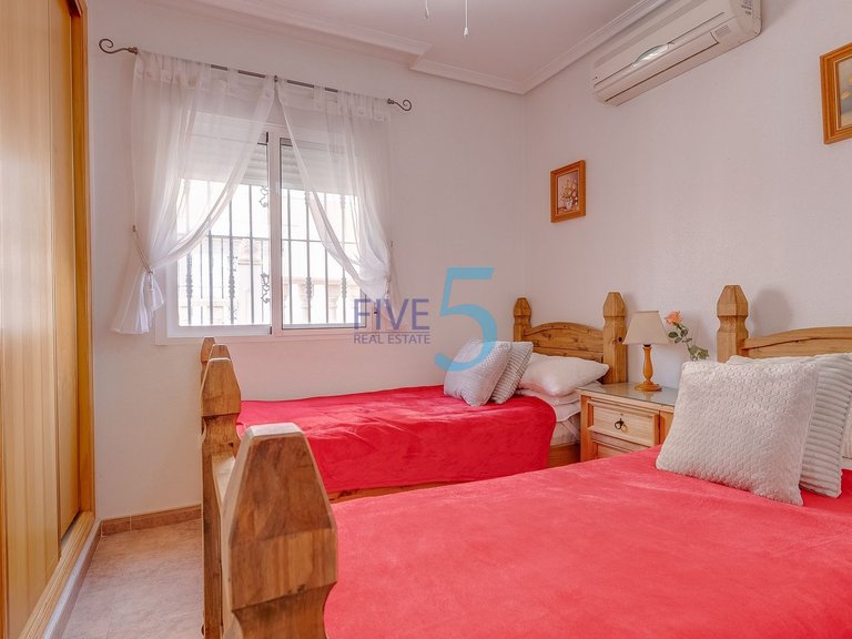 Villa for Sale in Alicante, Valencia 12
