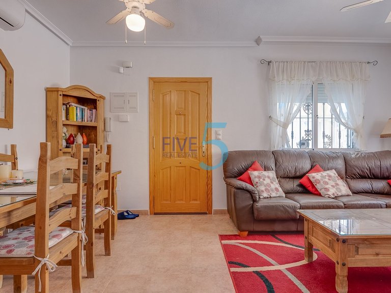 Villa for Sale in Alicante, Valencia 9