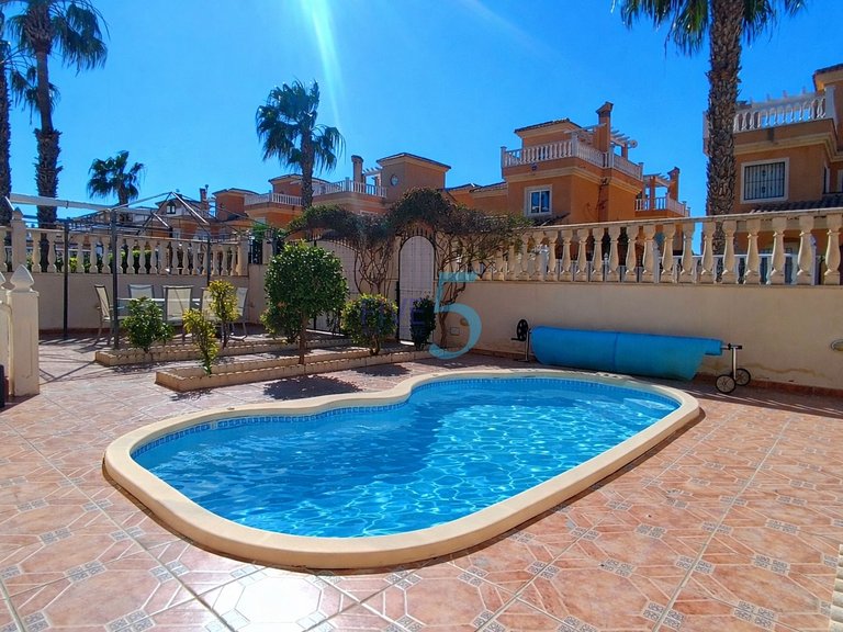 Villa for Sale in Alicante, Valencia 25